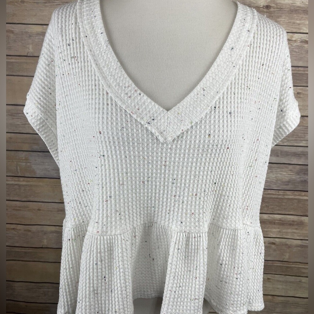 Altar’d State Medium Waffle Knit Oversized Top White Speckle V Neck Peplum Boho